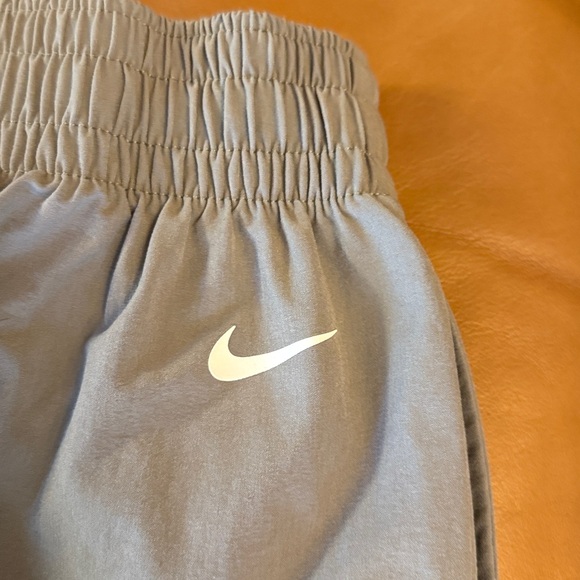 Nike Swoosh Women's High Rise Woven Cargo Trousers Sz Small Dark Stucco Sail - Picture 8 of 10